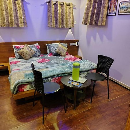 Shaleen Elegance Homestay Nakki Lake 400 Meters Маунт-Абу Экстерьер фото