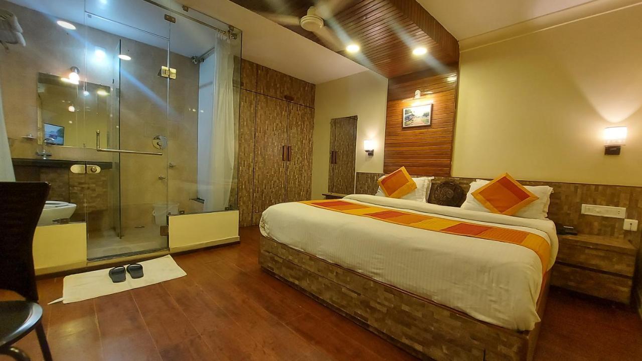 Shaleen Elegance Homestay Nakki Lake 400 Meters Маунт-Абу Экстерьер фото