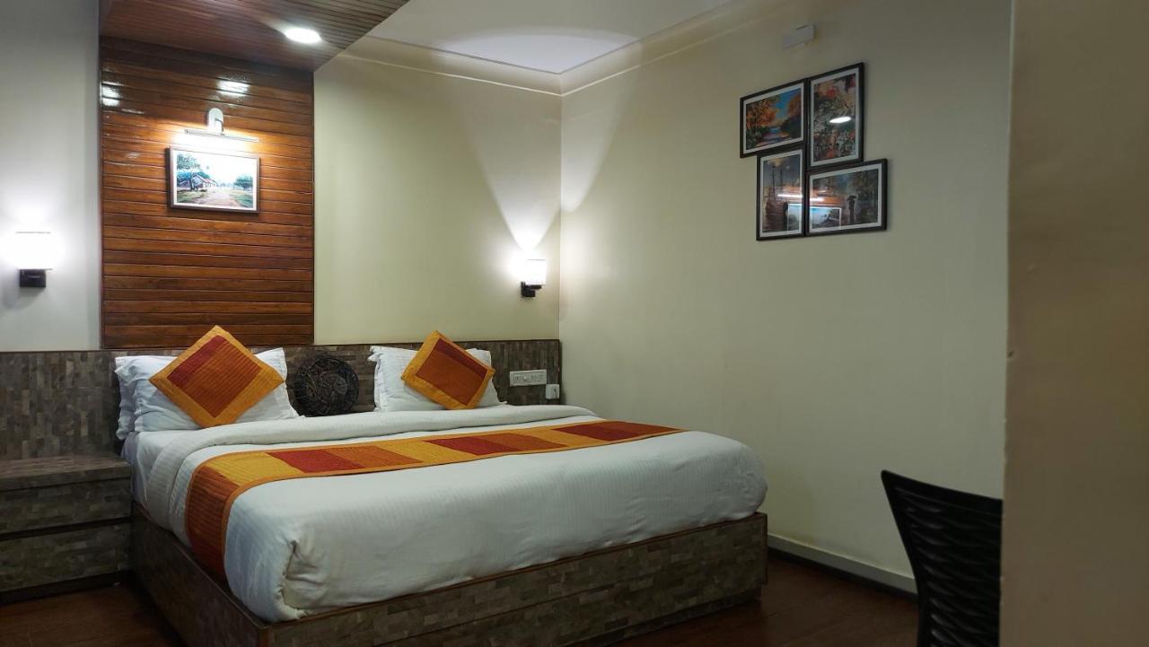 Shaleen Elegance Homestay Nakki Lake 400 Meters Маунт-Абу Экстерьер фото