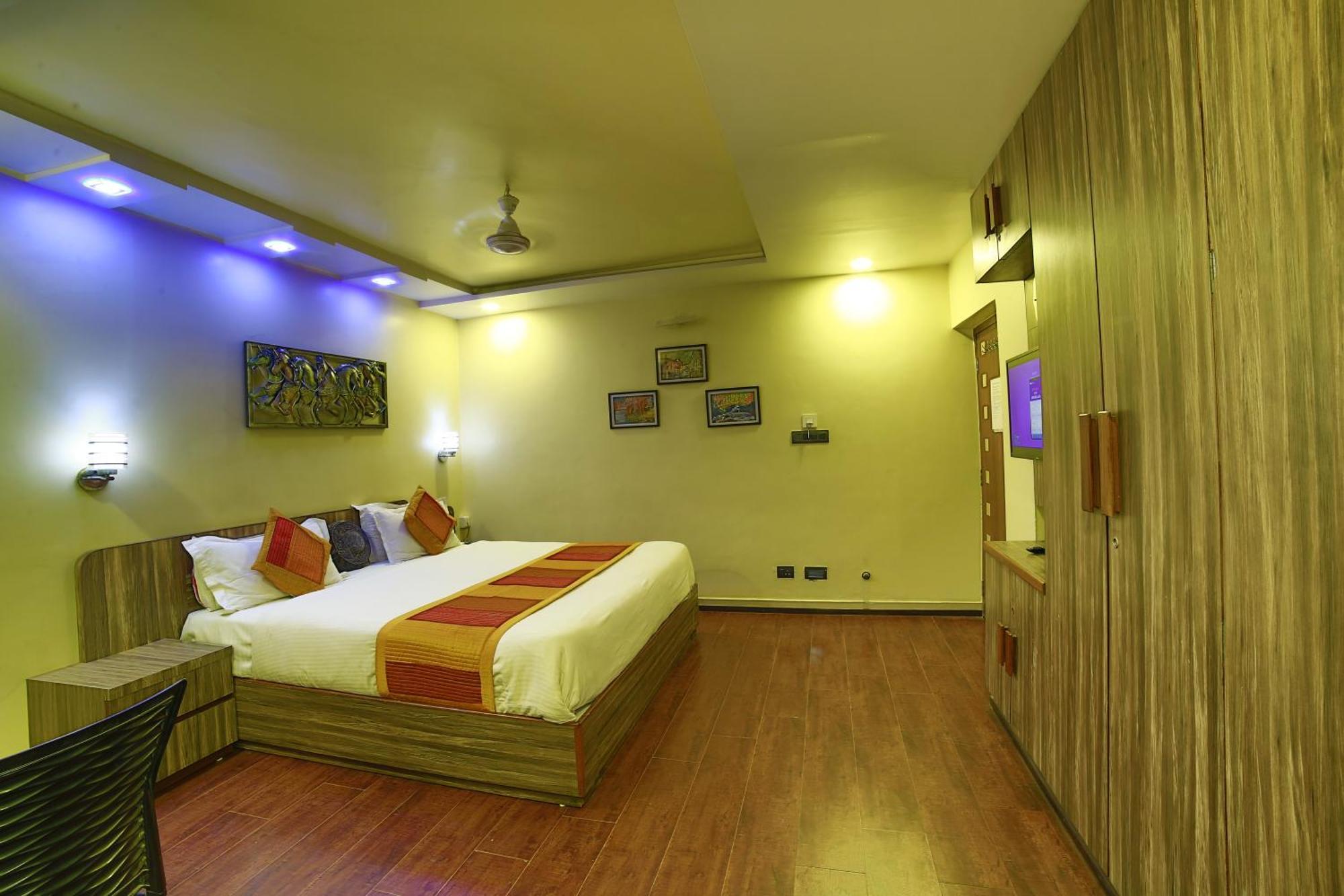 Shaleen Elegance Homestay Nakki Lake 400 Meters Маунт-Абу Экстерьер фото