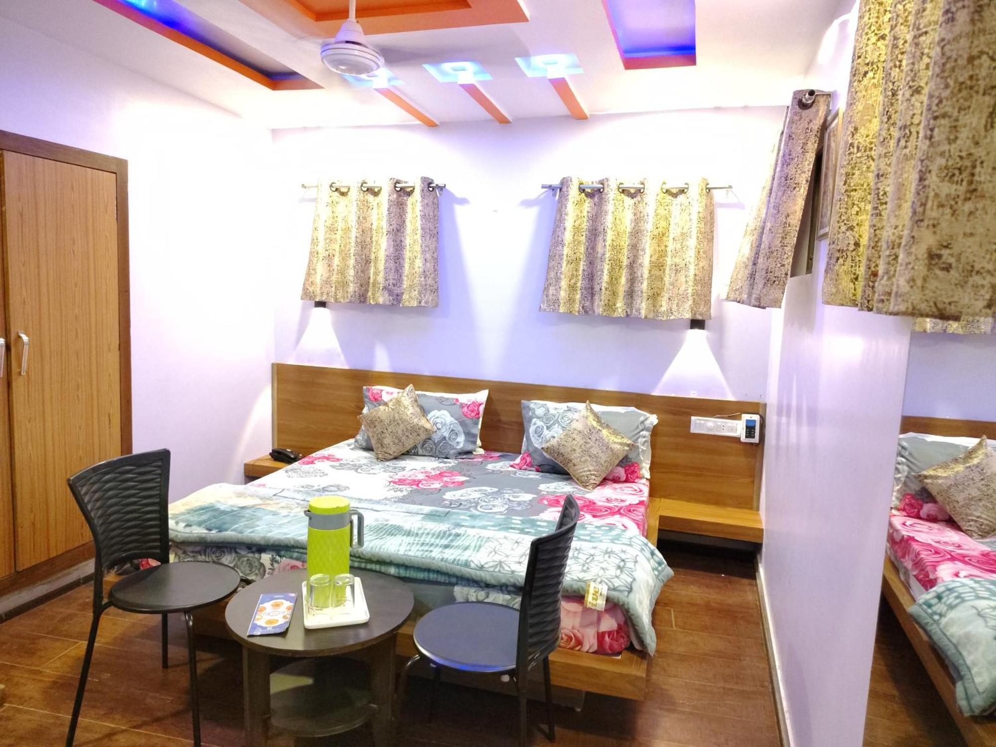Shaleen Elegance Homestay Nakki Lake 400 Meters Маунт-Абу Экстерьер фото