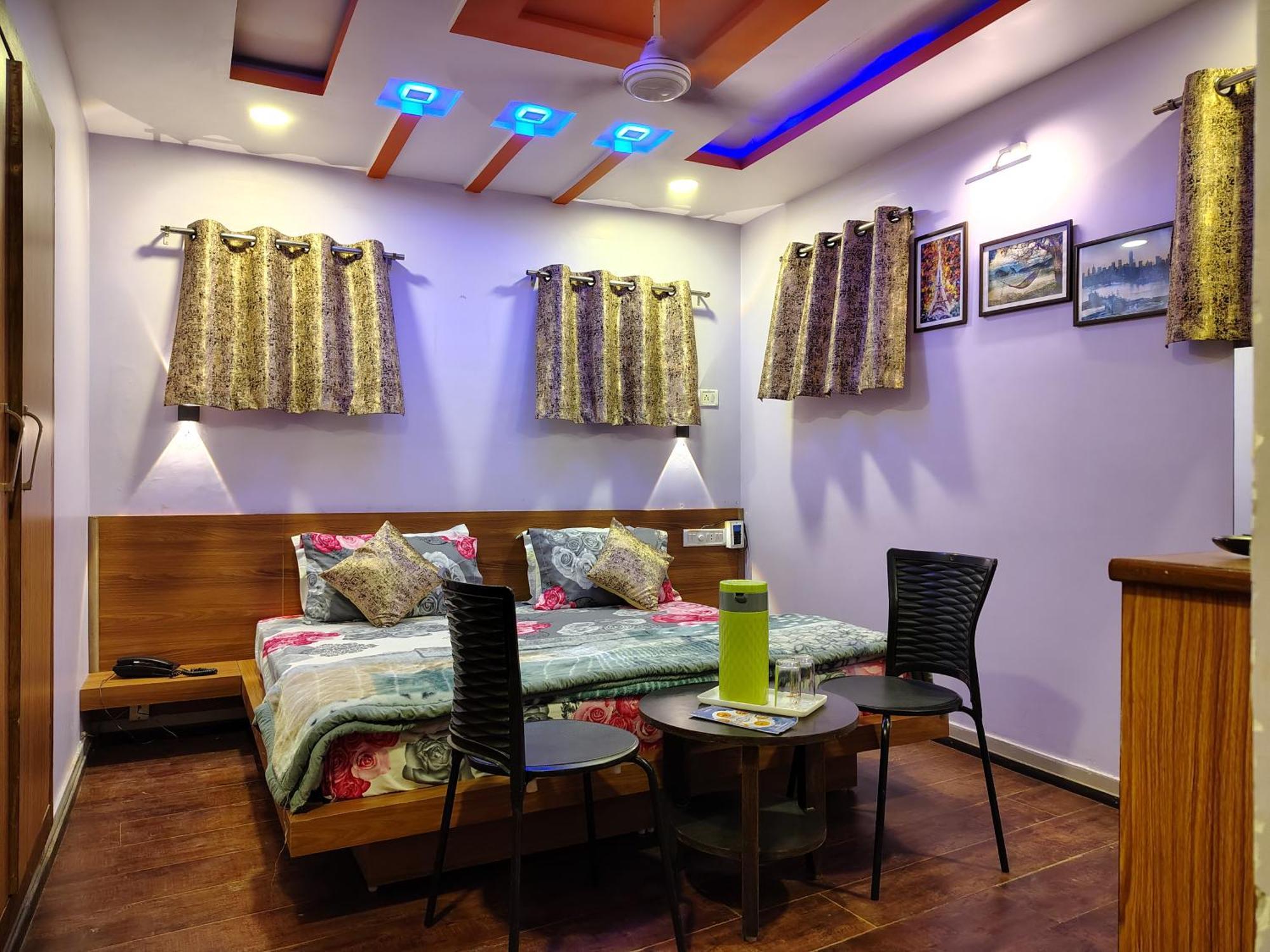 Shaleen Elegance Homestay Nakki Lake 400 Meters Маунт-Абу Экстерьер фото