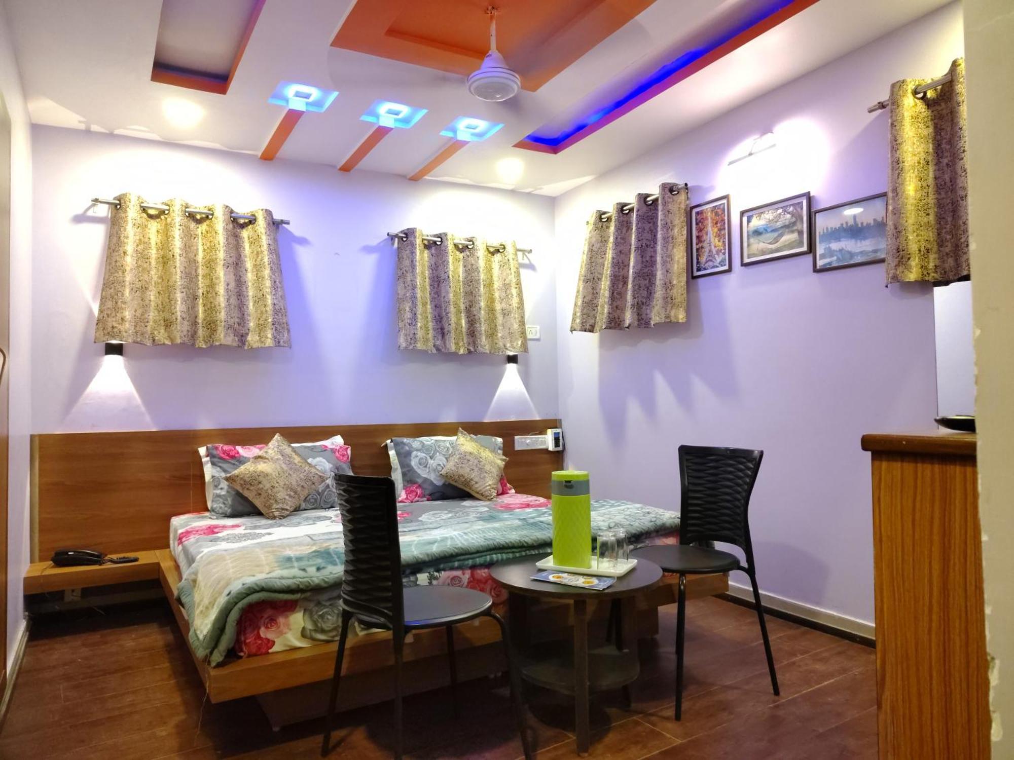 Shaleen Elegance Homestay Nakki Lake 400 Meters Маунт-Абу Экстерьер фото